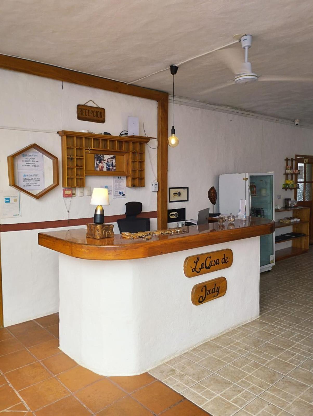 Hotel La Casa De Judy 푸에르토아요라 외부 사진